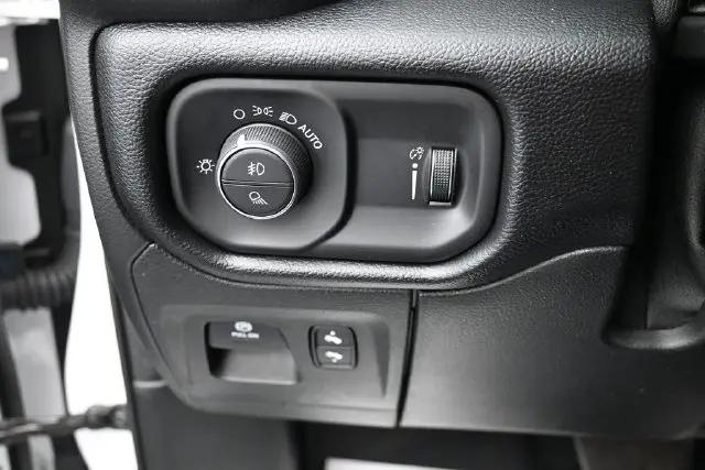 2021 Ram 1500 Big Horn Crew Cab 4x4 57 Box