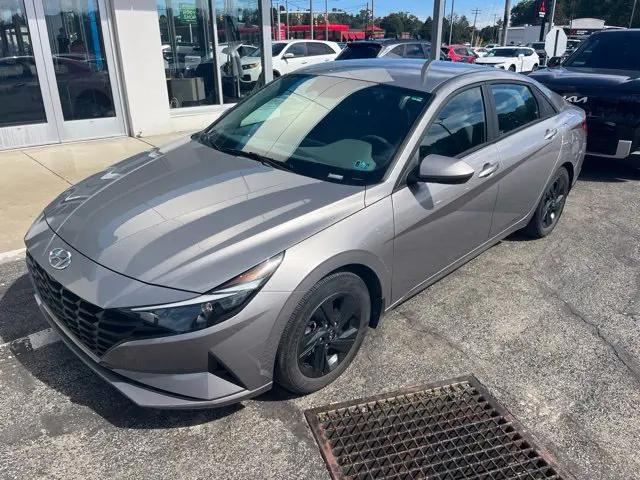 2023 Hyundai Elantra Hybrid Blue for sale in Butler, PA
