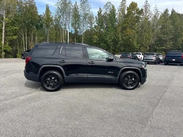 2023 GMC Acadia AWD AT4