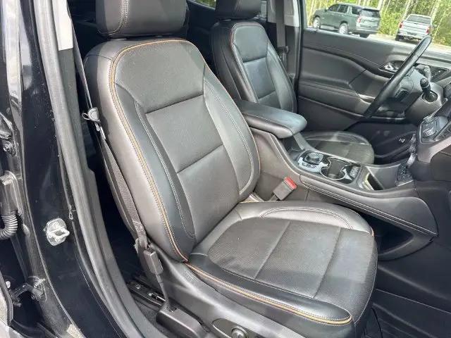 2023 GMC Acadia AWD AT4