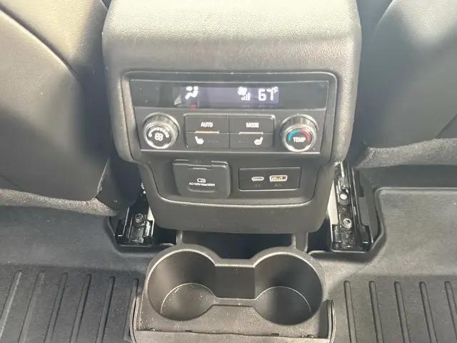 2023 GMC Acadia AWD AT4