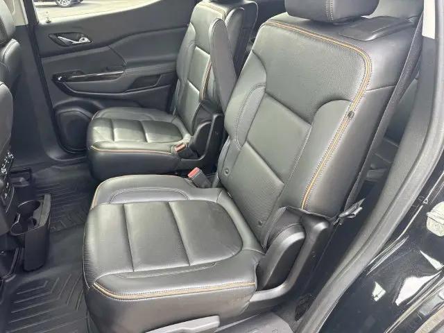 2023 GMC Acadia AWD AT4
