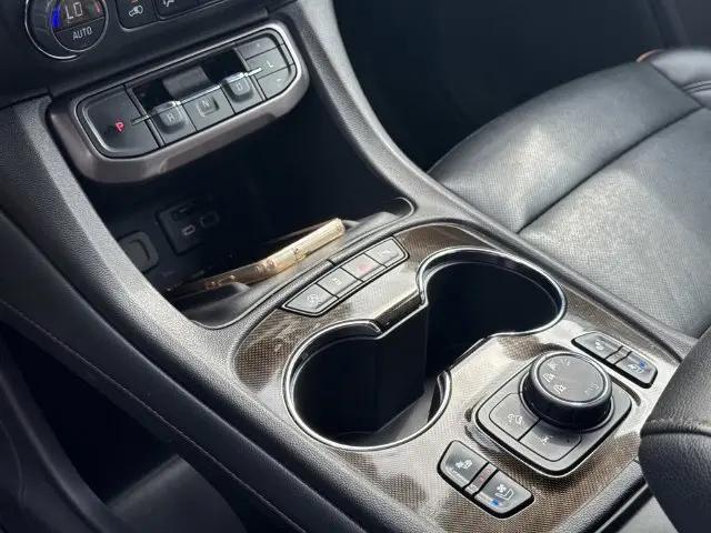 2023 GMC Acadia AWD AT4