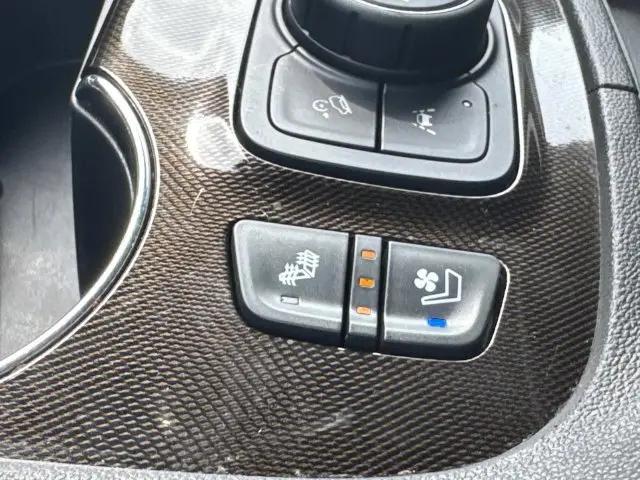 2023 GMC Acadia AWD AT4