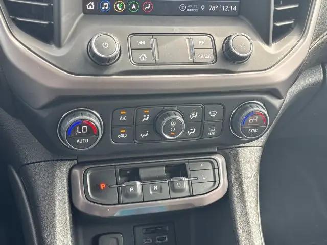 2023 GMC Acadia AWD AT4