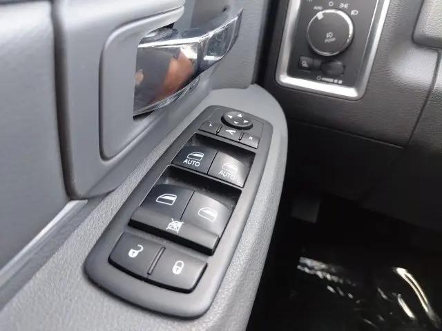 2018 Ram 1500 Big Horn Crew Cab 4x4 57 Box