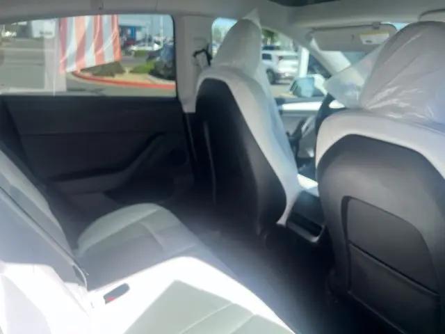 2024 Tesla Model Y Long Range Single Motor Rear-Wheel Drive