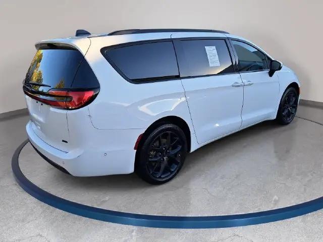2023 Chrysler Pacifica Touring L AWD