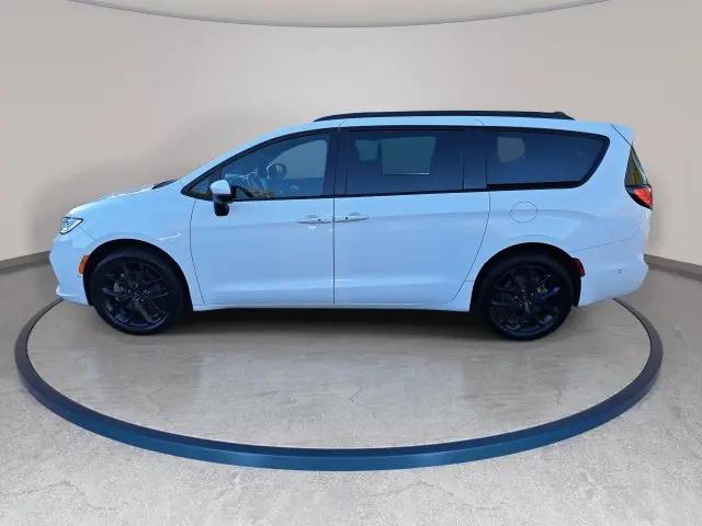 2023 Chrysler Pacifica Touring L AWD