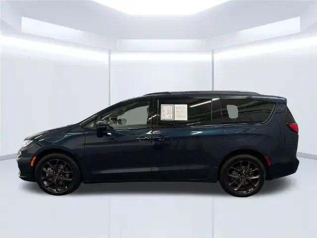 2022 Chrysler Pacifica Limited AWD