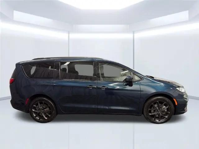 2022 Chrysler Pacifica Limited AWD