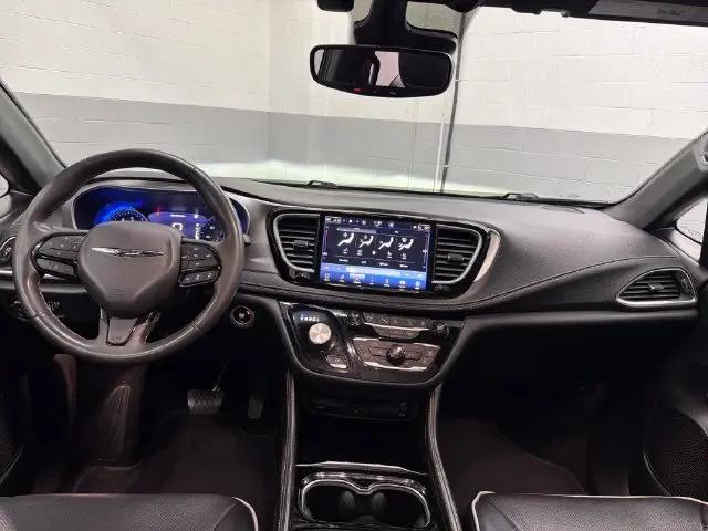 2022 Chrysler Pacifica Limited AWD