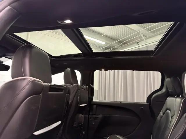 2022 Chrysler Pacifica Limited AWD