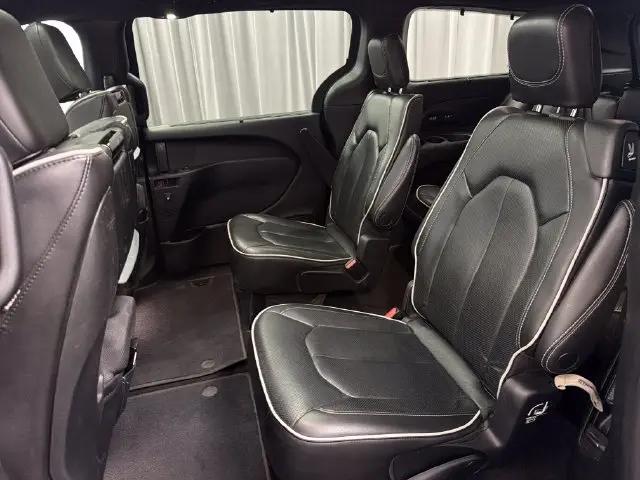 2022 Chrysler Pacifica Limited AWD