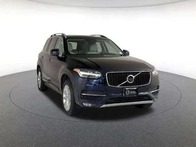 2017 Volvo XC90 T6 Momentum