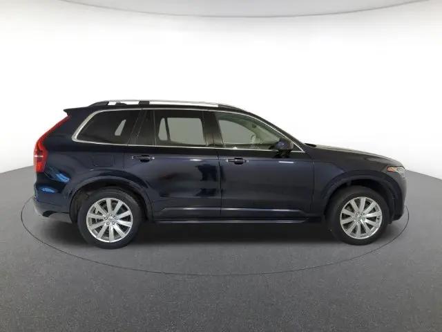 2017 Volvo XC90 T6 Momentum