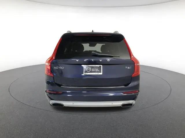 2017 Volvo XC90 T6 Momentum