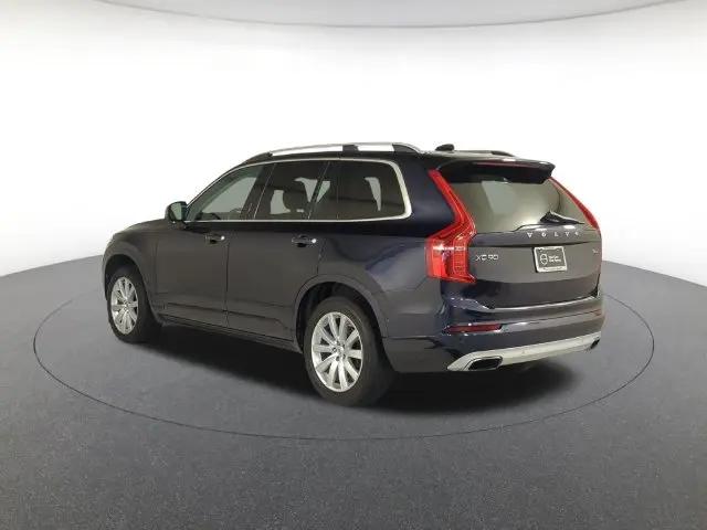 2017 Volvo XC90 T6 Momentum