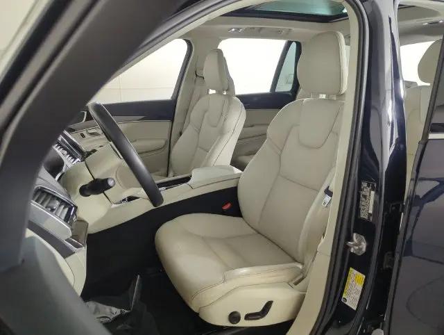 2017 Volvo XC90 T6 Momentum
