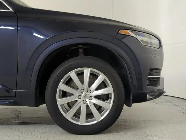 2017 Volvo XC90 T6 Momentum