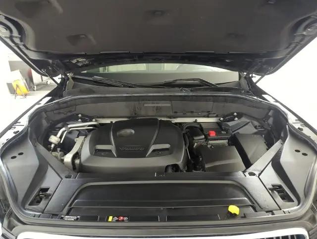 2017 Volvo XC90 T6 Momentum