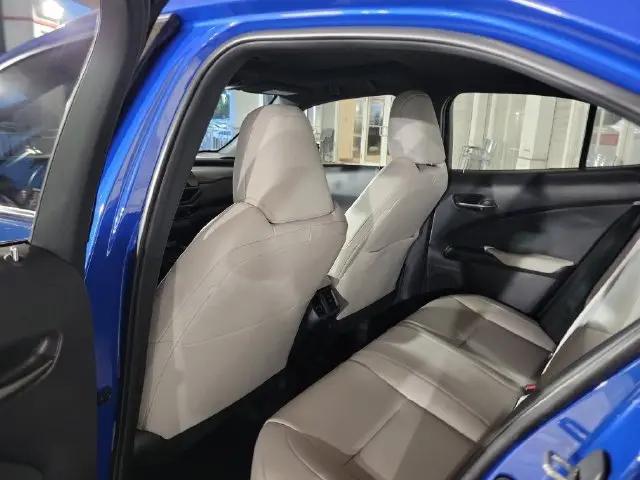2025 Lexus 300 UX 300h