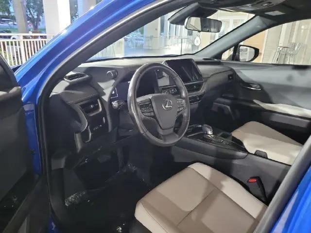 2025 Lexus 300 UX 300h