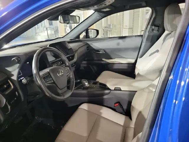 2025 Lexus 300 UX 300h