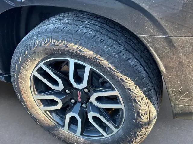 2023 GMC Yukon 4WD AT4