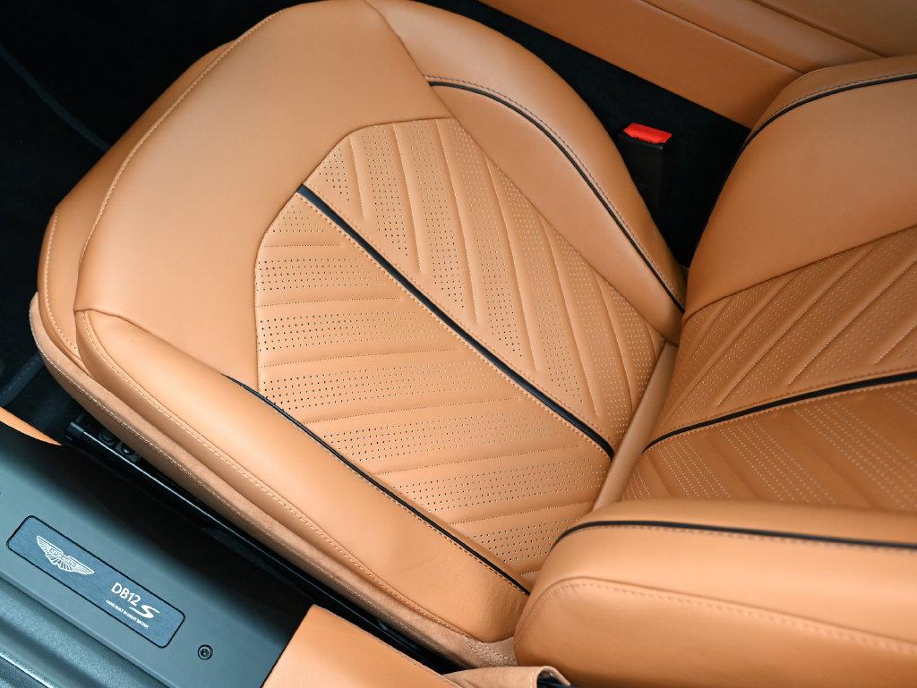 2026 Aston Martin DB12 Base - Photo 18