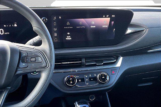 2026 Buick NV Preferred FWD