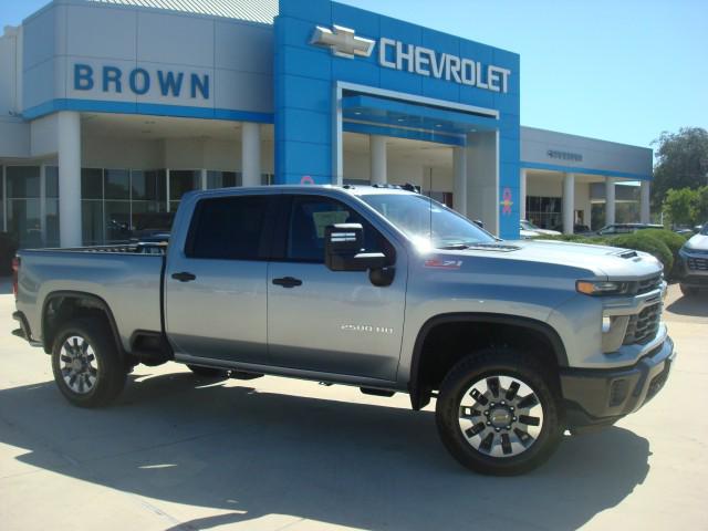 2026 Chevrolet Silverado 2500HD Crew Cab, Standard Bed, WT, 4WD for sale in Devine, TX