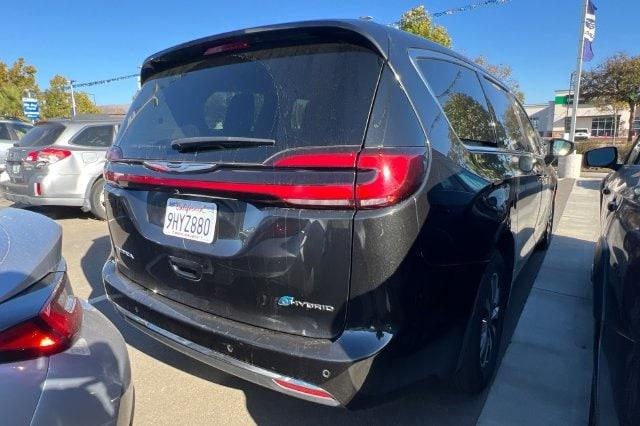 2023 Chrysler Pacifica Hybrid Touring L