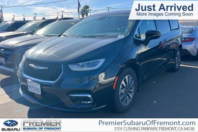 2023 Chrysler Pacifica Hybrid Touring L for sale in Fremont, CA