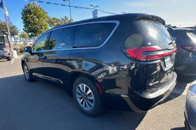 2023 Chrysler Pacifica Hybrid Touring L