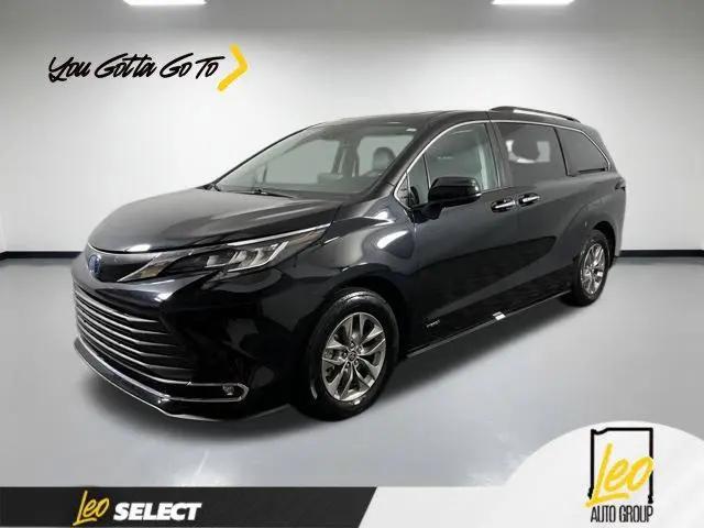 2021 Toyota Sienna XLE for sale in Columbus, IN