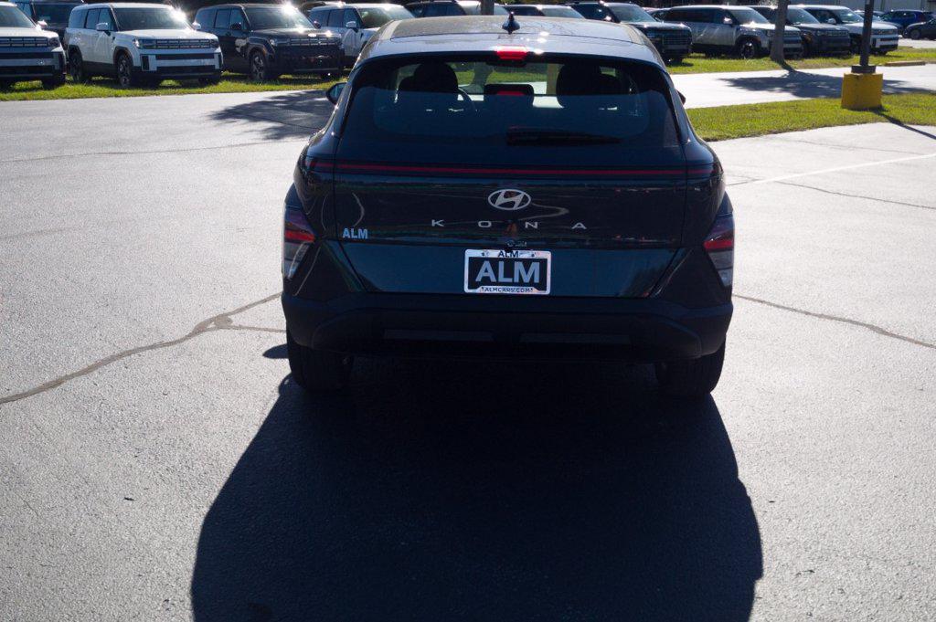 New 2027 Denim Blue Pearl HYUNDAI SE FWD image 6