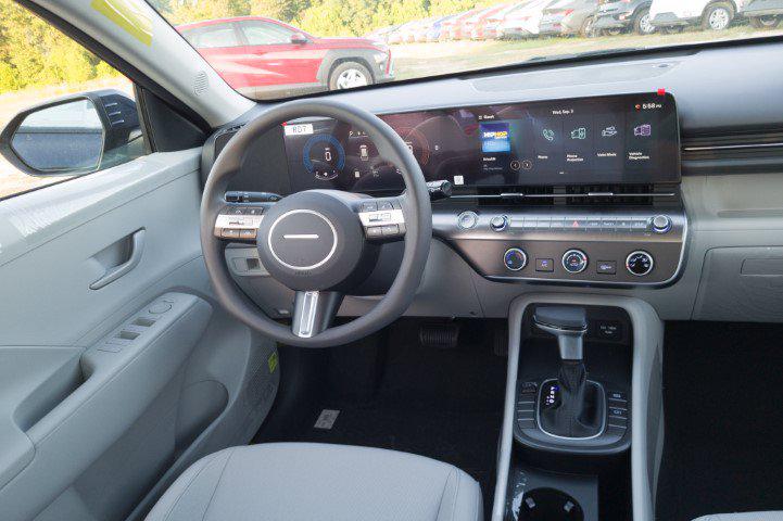 New 2027 Denim Blue Pearl HYUNDAI SE FWD image 19