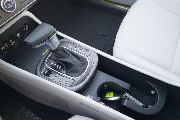 New 2027 Denim Blue Pearl HYUNDAI SE FWD image 22