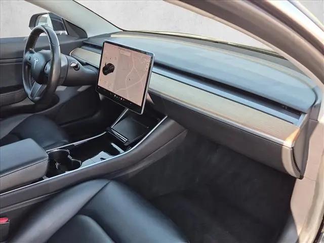 2019 Tesla Model 3 Mid Range