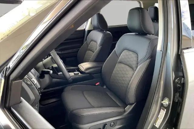 2024 Nissan Pathfinder SV 4WD