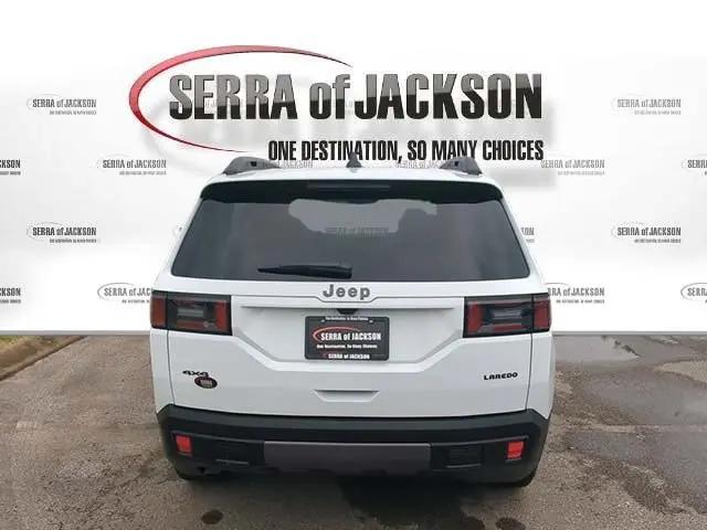 2026 Jeep Cherokee Laredo 4x4