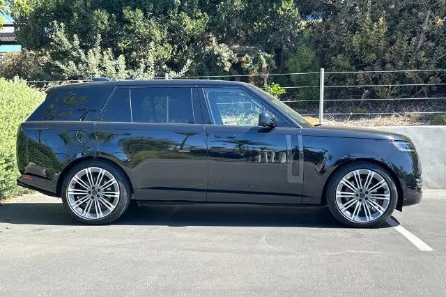 2026 Land Rover Range Rover P530 SE 7 Seat