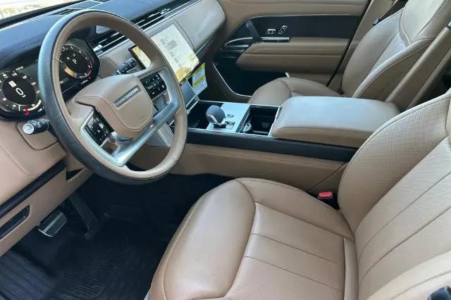 2026 Land Rover Range Rover P530 SE 7 Seat