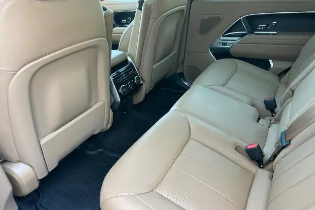 2026 Land Rover Range Rover P530 SE 7 Seat