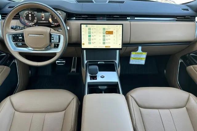 2026 Land Rover Range Rover P530 SE 7 Seat