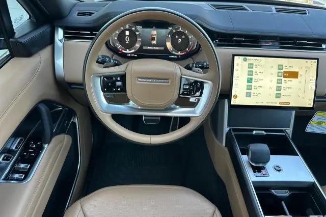 2026 Land Rover Range Rover P530 SE 7 Seat