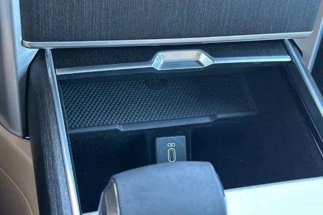 2026 Land Rover Range Rover P530 SE 7 Seat
