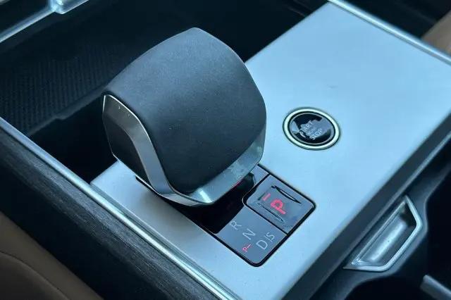 2026 Land Rover Range Rover P530 SE 7 Seat