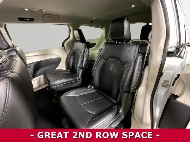 2024 Chrysler Pacifica Hybrid Select